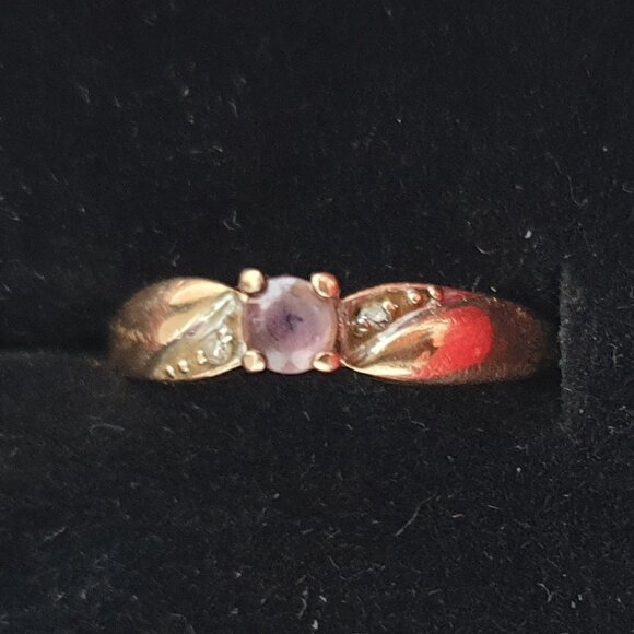 Dainty Vintage 10K Gold Lavender Sapphire & Diamond Nature-Inspired Leaf Ring - Picture 11 of 14